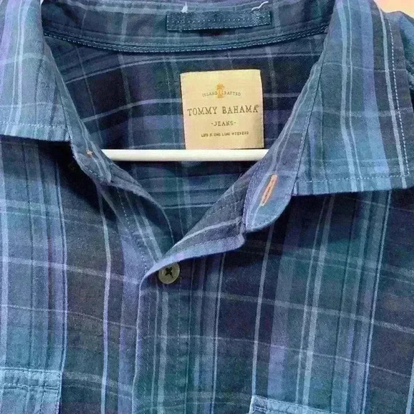 Tommy Bahama Men’s Long Sleeve Plaid Blue Button Down Shirt - Picture 7 of 7